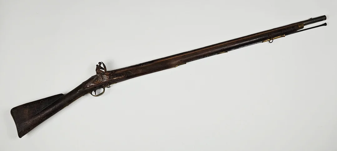 FLINTLÅSGEVÄR, GR, Tower, England, 1700/1800-tal. — Guns & Rifles — Auktionshuset Thörner & Ek