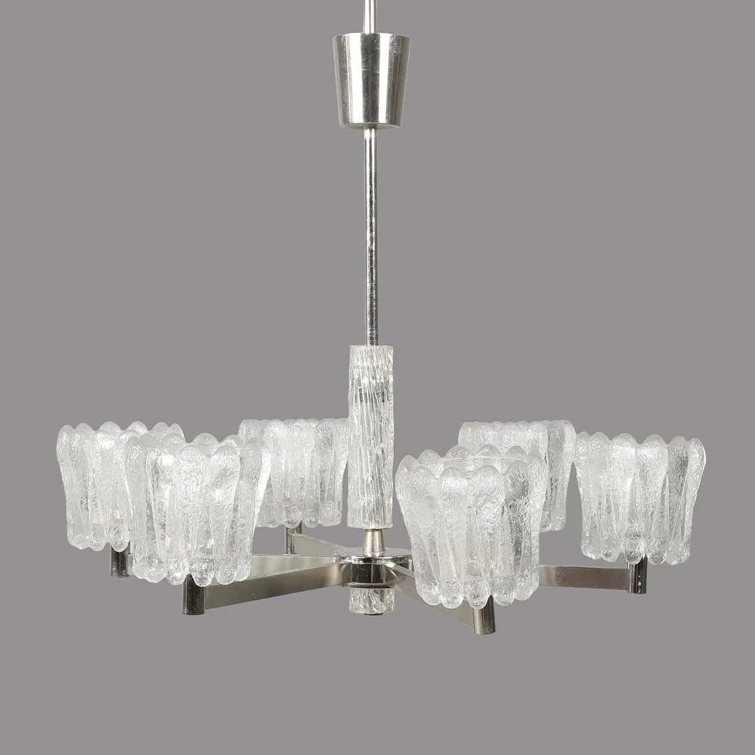 Svensk design. Lysekrone af forkromet metal og klart glas, 1950'erne. — Ceiling lights — Bidstrup Auktioner