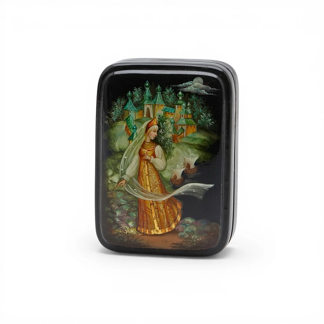 Russian box in lacquered papier-mâché, second half of the 20th Century. — Miscellaneous — Balclis