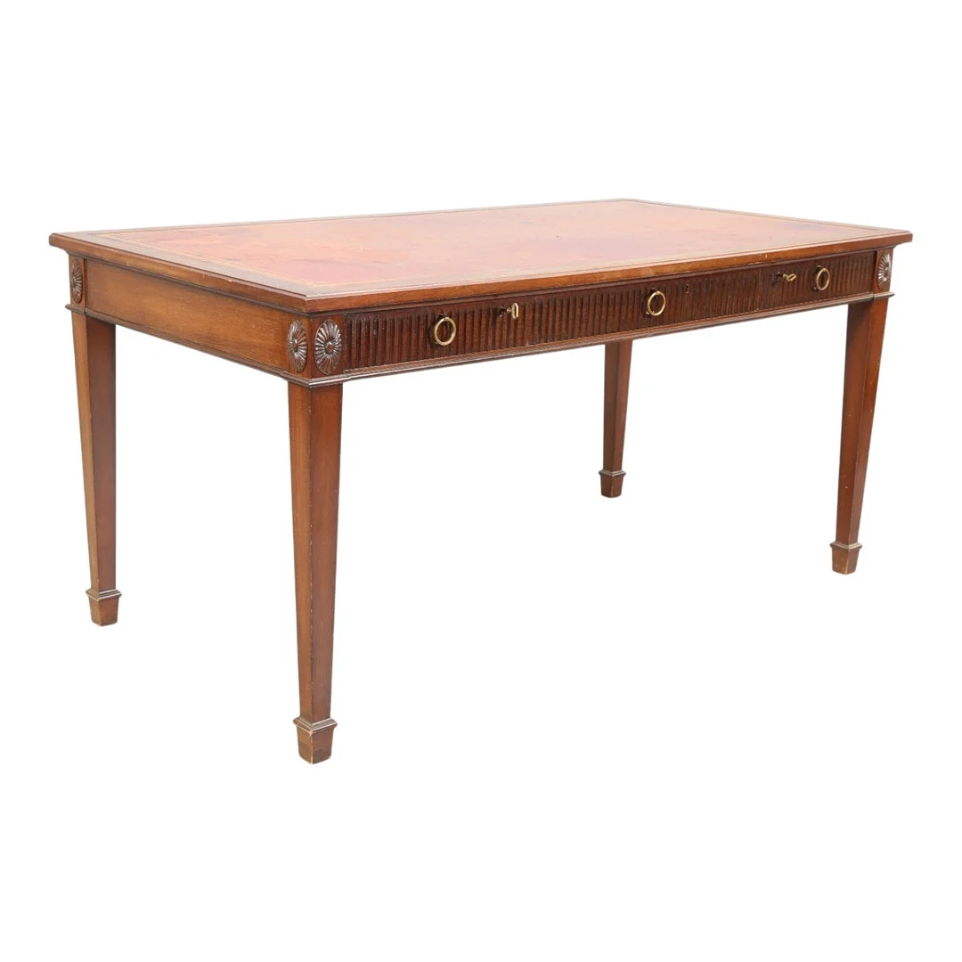 LYSBERG, HANSEN & THERP. Skrivebord af mahogni. — Desks — Bidstrup Auktioner