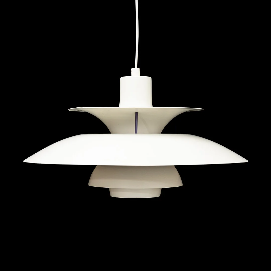 POUL HENNINGSEN. Taklampa, "PH 5", för Louis Poulsen, Danmark. — Ceiling lights — Auktionshuset Kolonn