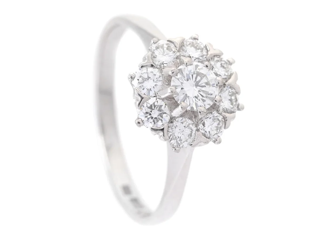 STRÖMDAHLS, carmoséring, 18K vitguld, briljantslipade diamanter 0,80 ctv, TW/VS-SI, stl 17,5 mm, vikt 3,5 g. — Smycken/Carmoséring — Kaplans
