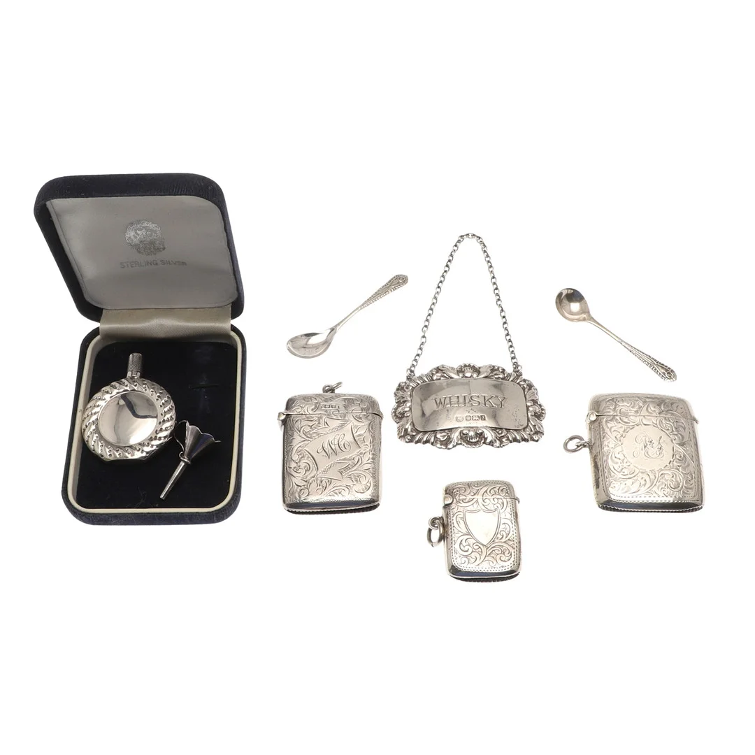 MIXED SELECTION OF SILVER. — Silver — Lawrences Auctioneers