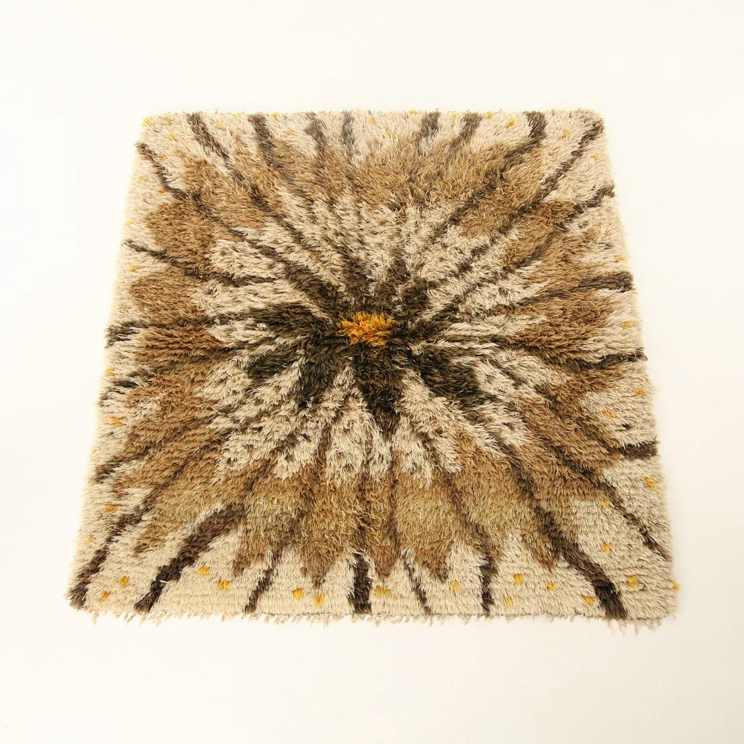 MATTA, rya, 185 x 170 cm, Sverige 1950/60-tal. — Carpets — Auktionsverket Engelholm