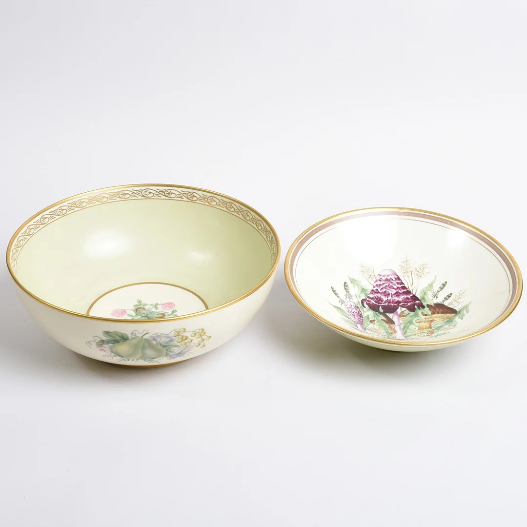 THORKILD OLSEN. Royal Copenhagen. To skåle, "Dagmar" samt skål med svampemotiv, Danmark, 1940. (2). — European — Sørensen Auktioner