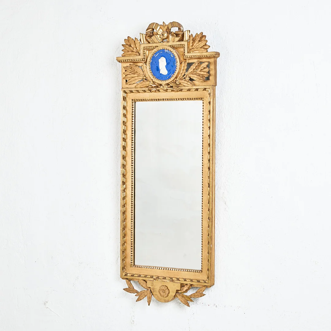 SPEGEL, gustaviansk omkring år 1800. — Mirrors — Stockholms Auktionsverk Magasin 5