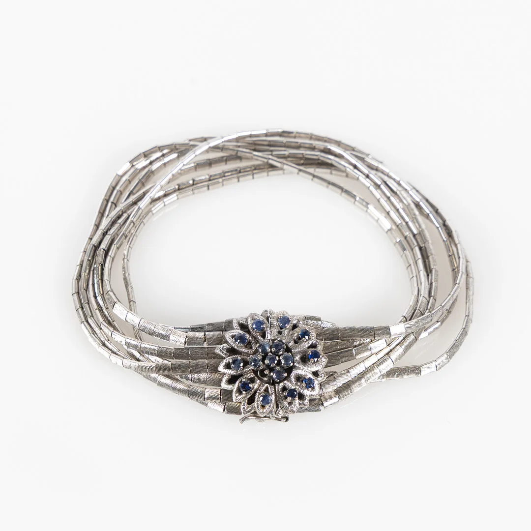 ARMBAND, 18K vitguld och fasettslipade safirer, Vicenza, Italien. — Bracelets — Stockholms Auktionsverk Helsingborg