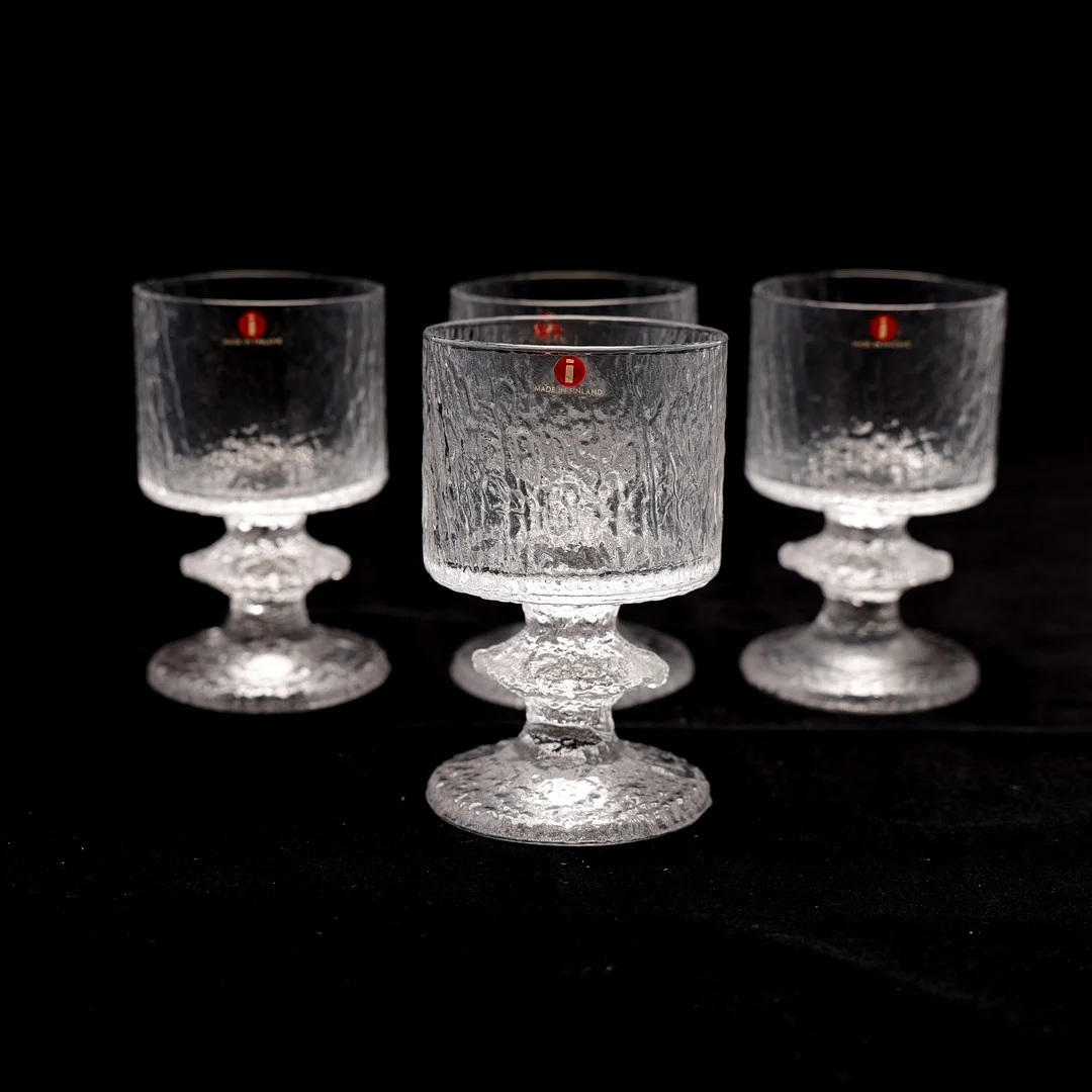 TIMO SARPANEVA. "Senator", 4 st vitvinsglas i original emballage. — Utility glass — Auktionsbyrån Varberg