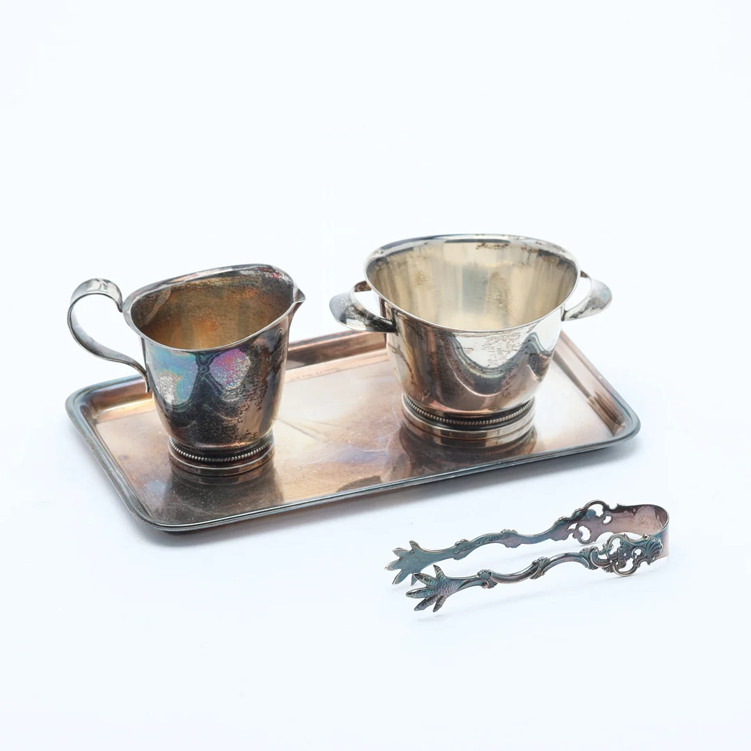 SERVERINGSBRICKA, Med tillbehör, silver, 4 delar. — Silver — Uppsala Auktionskammare