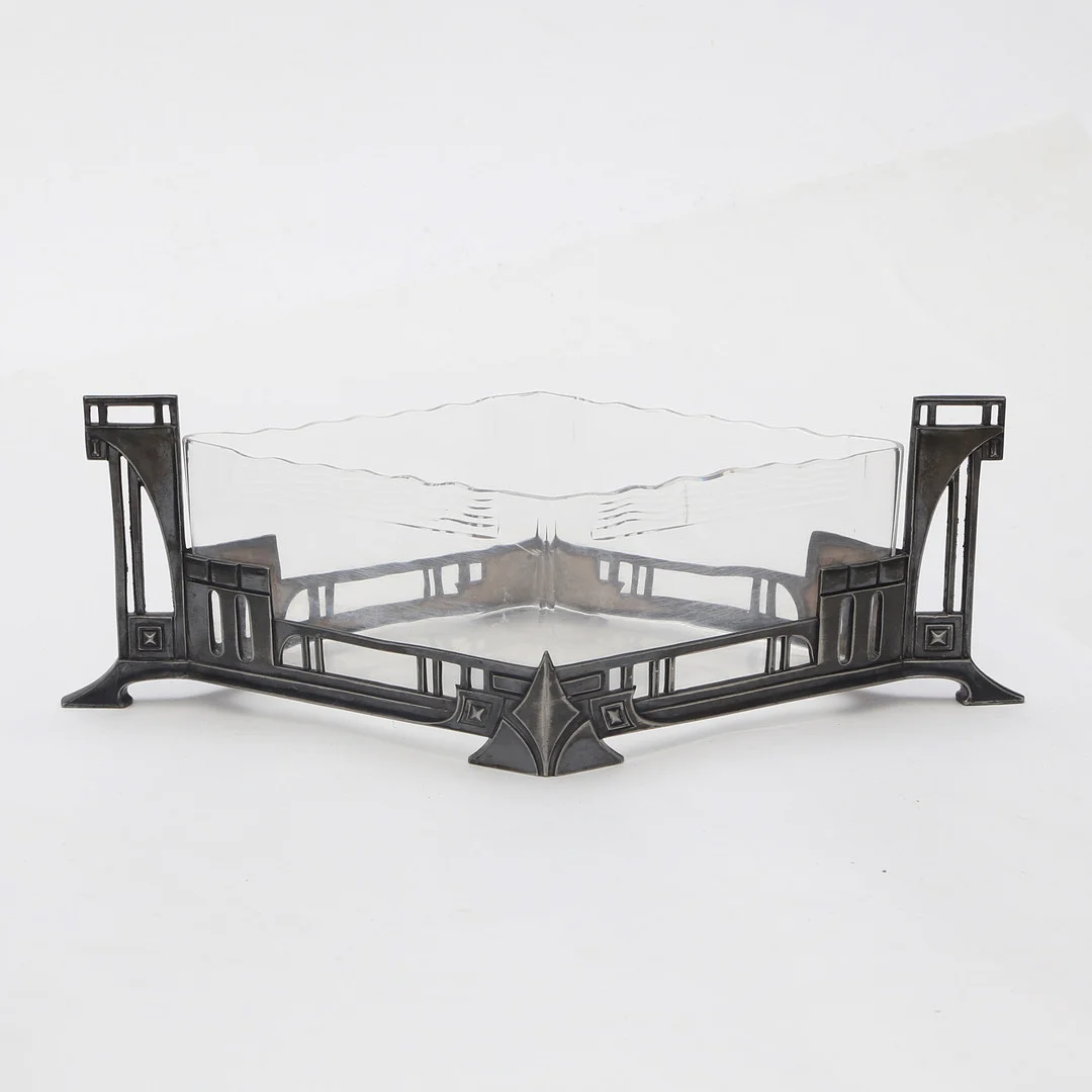 JARDINIÄR, försilvrad metall med glasinsats, Würtenbergische Metallwarenfabrik, MWF, jugend, stämpelsignerad, 1900-1918. — Other metals — Kalmar Auktionsverk