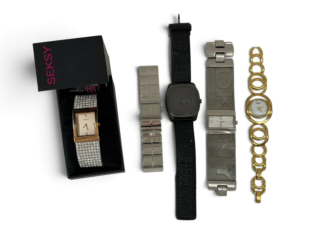 FIVE WATCHES (NIXON, DKNY, SEKSY). — Wristwatches — Griffin’s Auctioneers