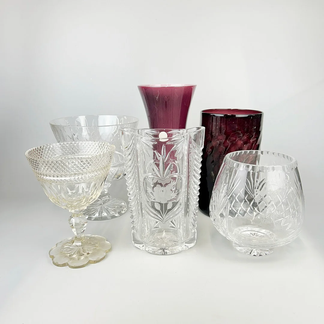 GROUP OF GLASS VASES. — Other — Chalkwell Auctions
