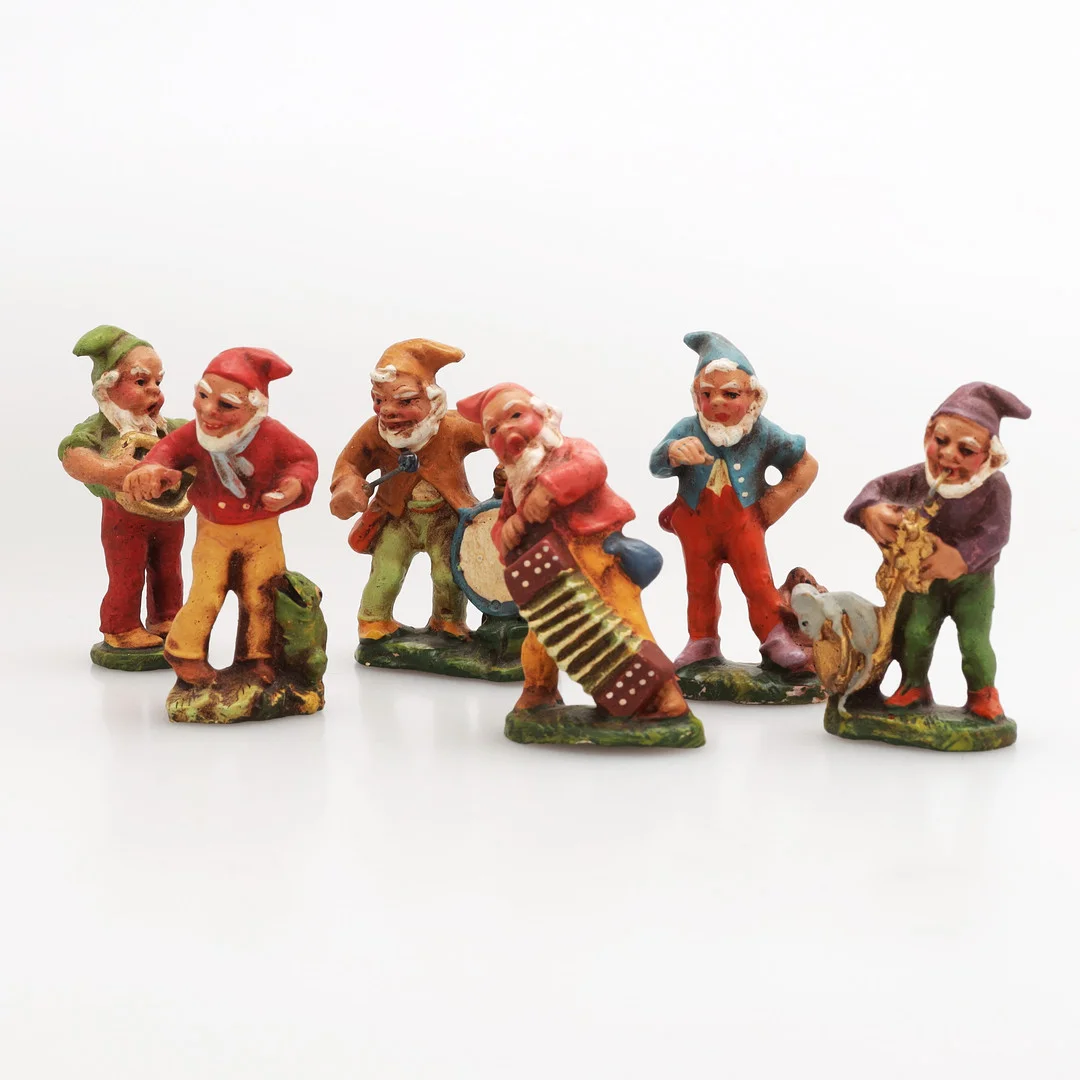 TOMTAR, 6 st, elastolin, 1900-talets första hälft. — Other collectables — Växjö Auktionskammare
