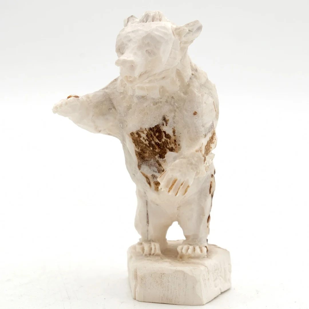 ERIK NORBERG. Skulptur, Hornarbete "Björn" Signerad & daterad: 1985. — Sami Arts & Crafts — Norrlands Auktionsverk