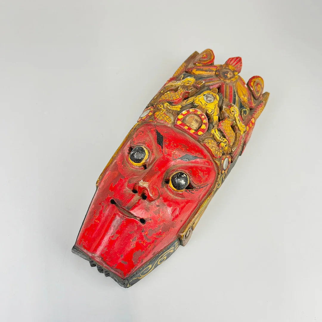 CHINESE WOODEN GUARDIAN MASK. — Other — Chalkwell Auctions