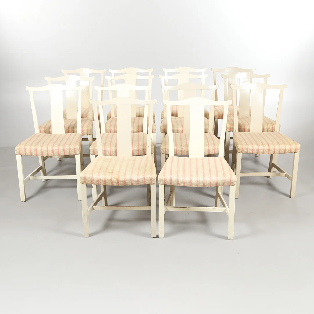 OLE WANSCHER. Fritz Hansen. Et sæt på fjorten stole af lakeret bøg, 1940'erne (14). — Armchairs & Chairs — Bidstrup Auktioner