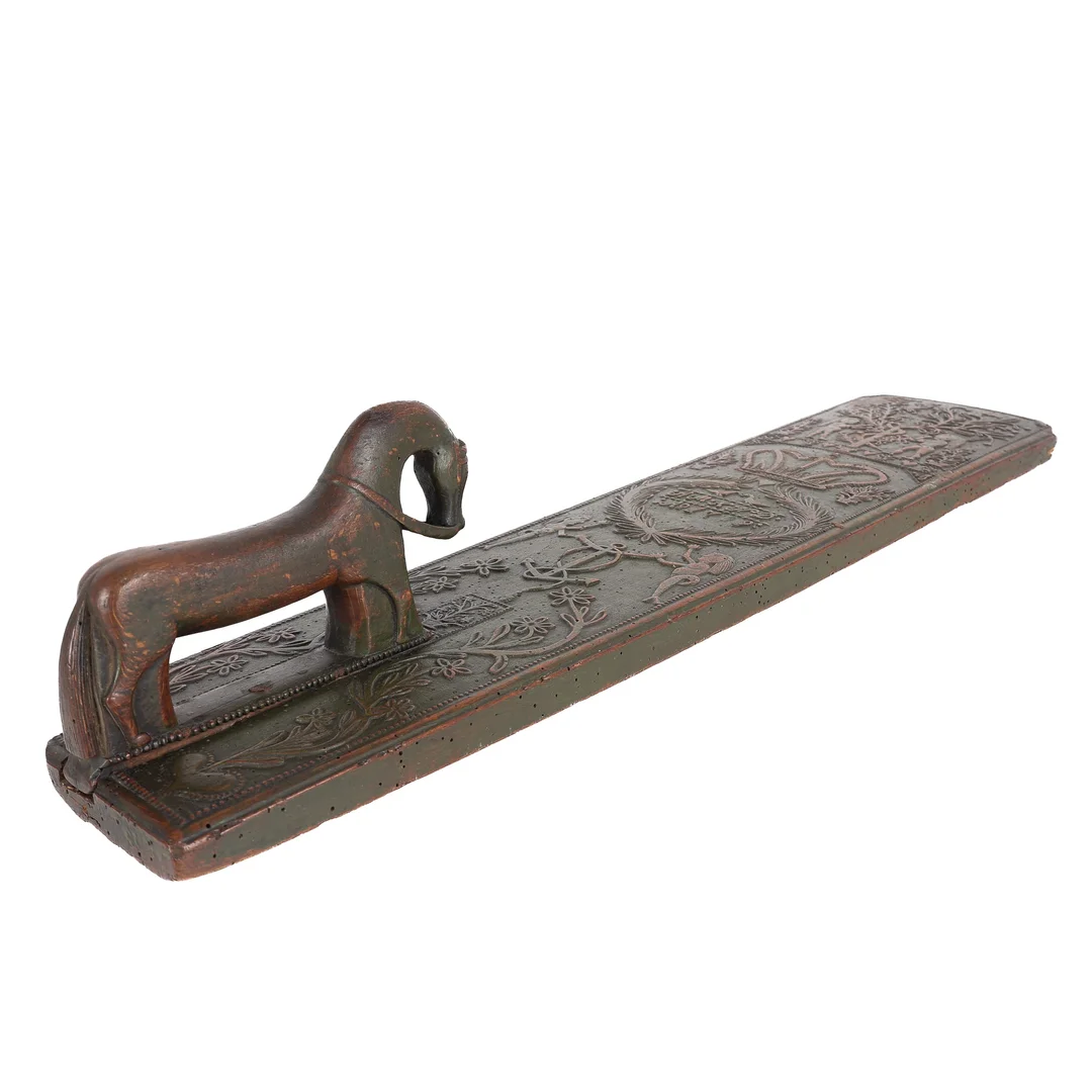 Danish mangle board, 1790s. Richly and very detailed carved with allegory of Adam and Eve, and crowned monogram. and — Hobby and collectibles/Collectibles — Lauritz