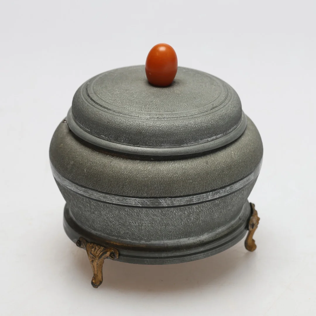 PRYDNADSASK, med speldosa, tenn, 1900-tal. — Pewter, Brass & Copper — Gomér & Andersson Jönköping