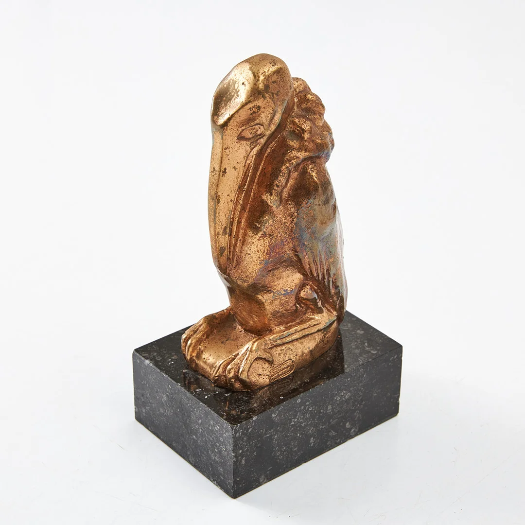 OIDENTIFIERAD KONSTNÄR. Skulptur, Maraboustork, Herman Bergmans konstgjuteri, brons på sockel av marmor. — Sculptures & Bronzes — Stockholms Auktionsverk Magasin 5