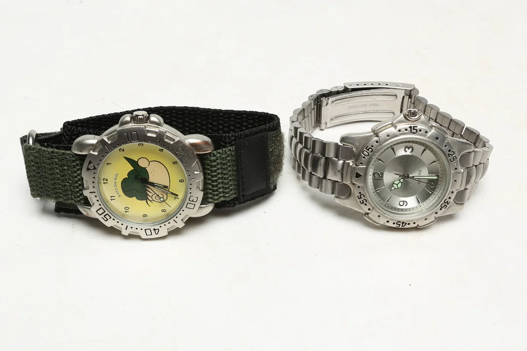 ARMBANDSUR 2 st, bland annat med Knasenmotiv. — Wristwatches — Kalmar Auktionsverk