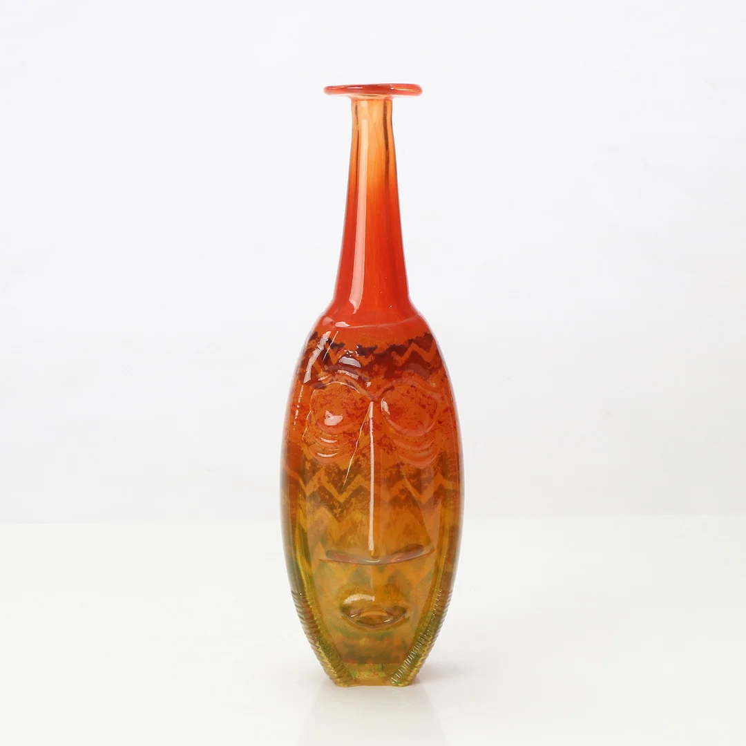 KJELL ENGMAN. SKULPTURAL VAS. Kosta Boda, signerad K. Engman nr 89512. — Art glass — Skånes Auktionsverk