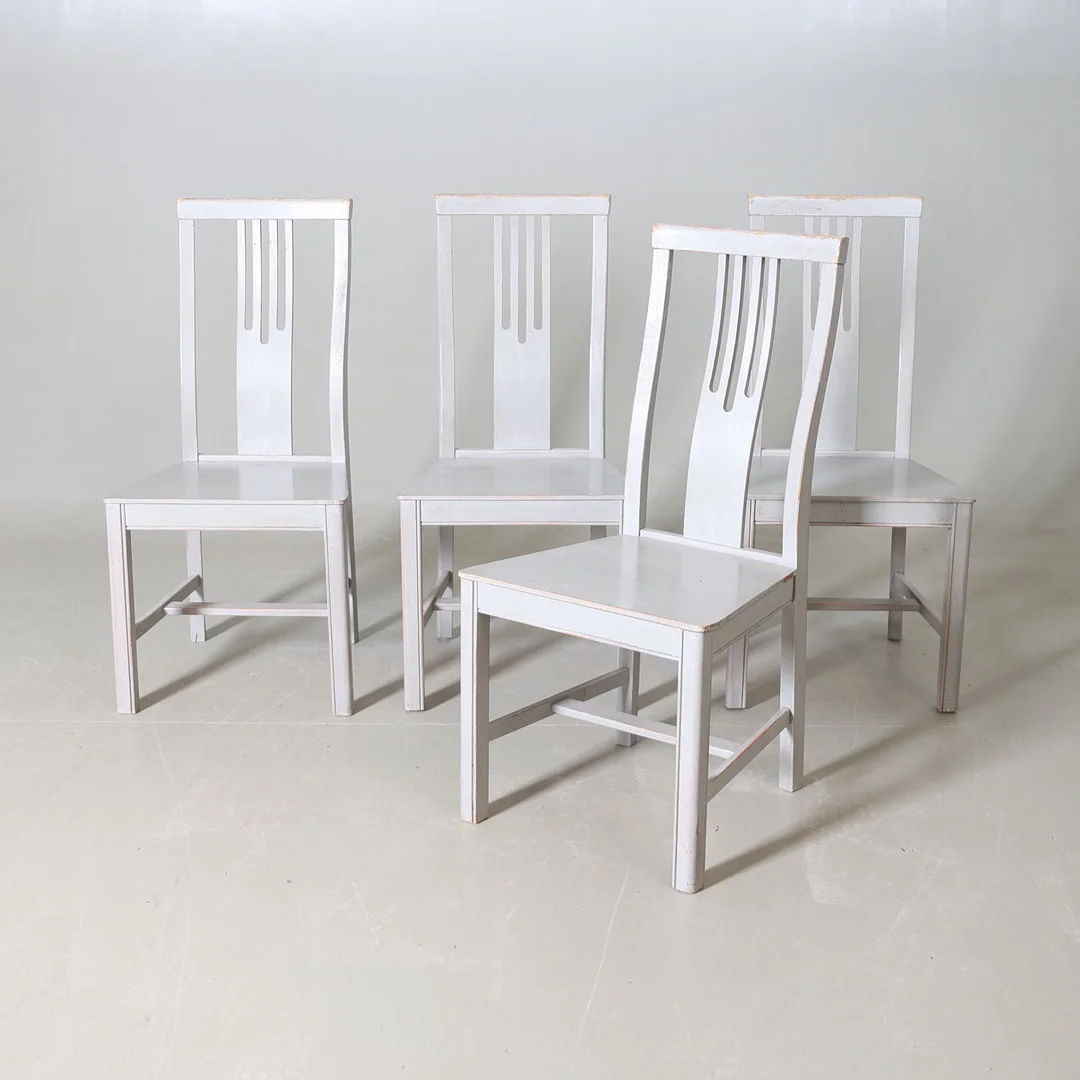 STOLAR, 4 st. Bemålade, 1900-tal. — Armchairs & Chairs — Gomér & Andersson Nyköping