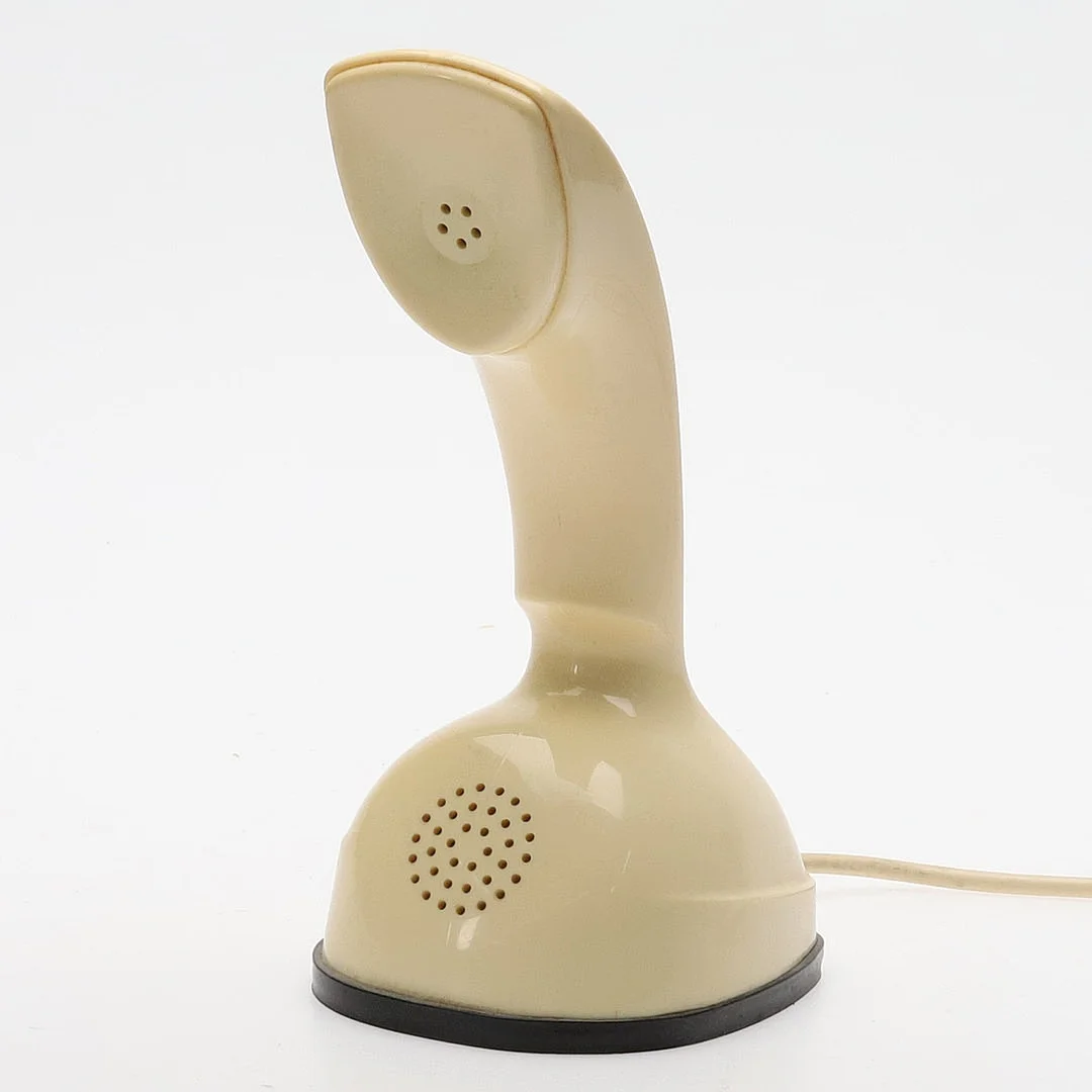KOBRATELEFON, Ericofon, LM Ericsson, 1900-talets mitt. — Modern consumer electronics — Örebro Stadsauktioner