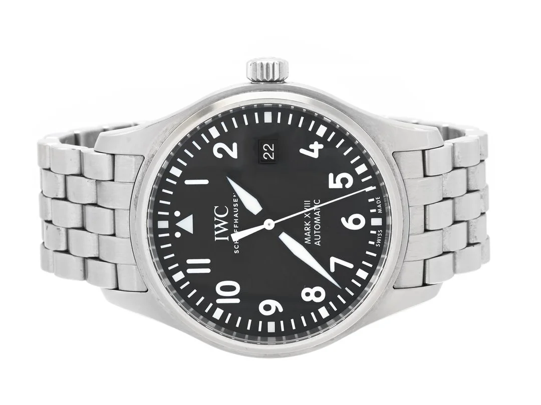 IWC, Schaffhausen, Mark XVIII, Cal 35111, Serie nr. 4696802, Ref nr. IW327015, Boett nr. 7065598, herrur, 40 mm, stål, automatisk, safirglas, datum, originallänk, viklås, cert, oktober 2021, box, ytterkartong. — Klockor/IWC — Kaplans