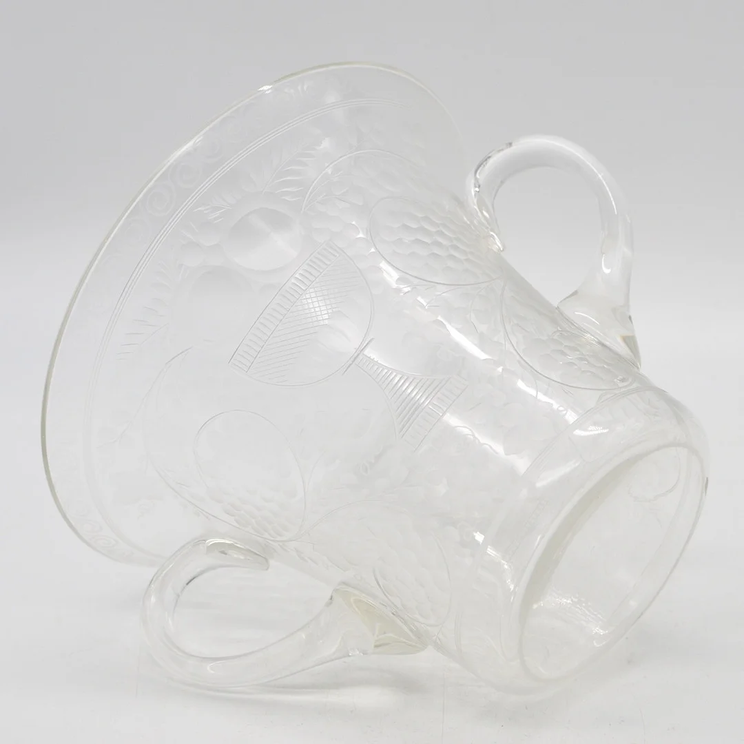 DOPPELHENKELPORKAL, IM ZWEITEN EMPIRE-STIL (NAPOLEON III-STIL), GLAS, HANDGESCHLIFFEN, UM 1870. — Art glass — Kunst- und Auktionshaus Kleinhenz