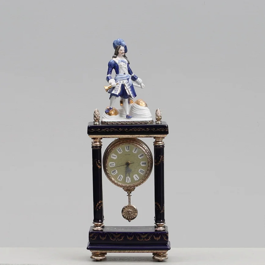 BORDSUR, keramik, 1900-tal. — Mantel clocks — Gomér & Andersson Jönköping