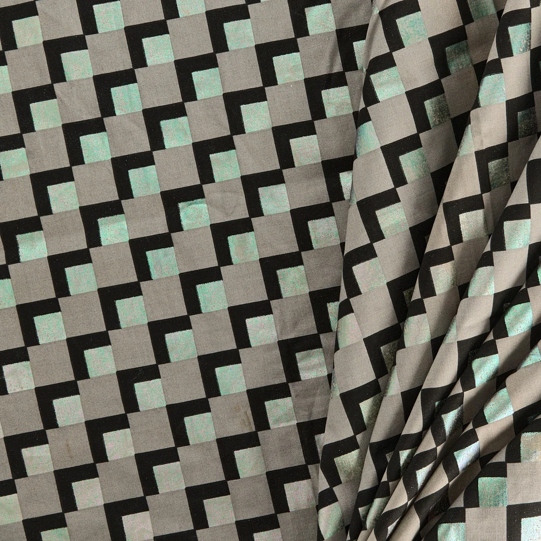 VERNER PANTON (1926–1998). Gardinlängder ett par, textil "Mira - Terzo". — Textiles — Crafoord Auktioner Stockholm