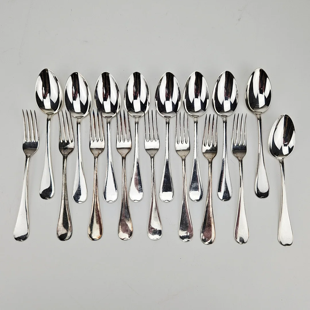 GAFFLAR OCH SKEDAR, 17 delar, silver, GAB, Stockholm, vikt ca. 610 gram. — Silver — Auktionshuset Thörner & Ek