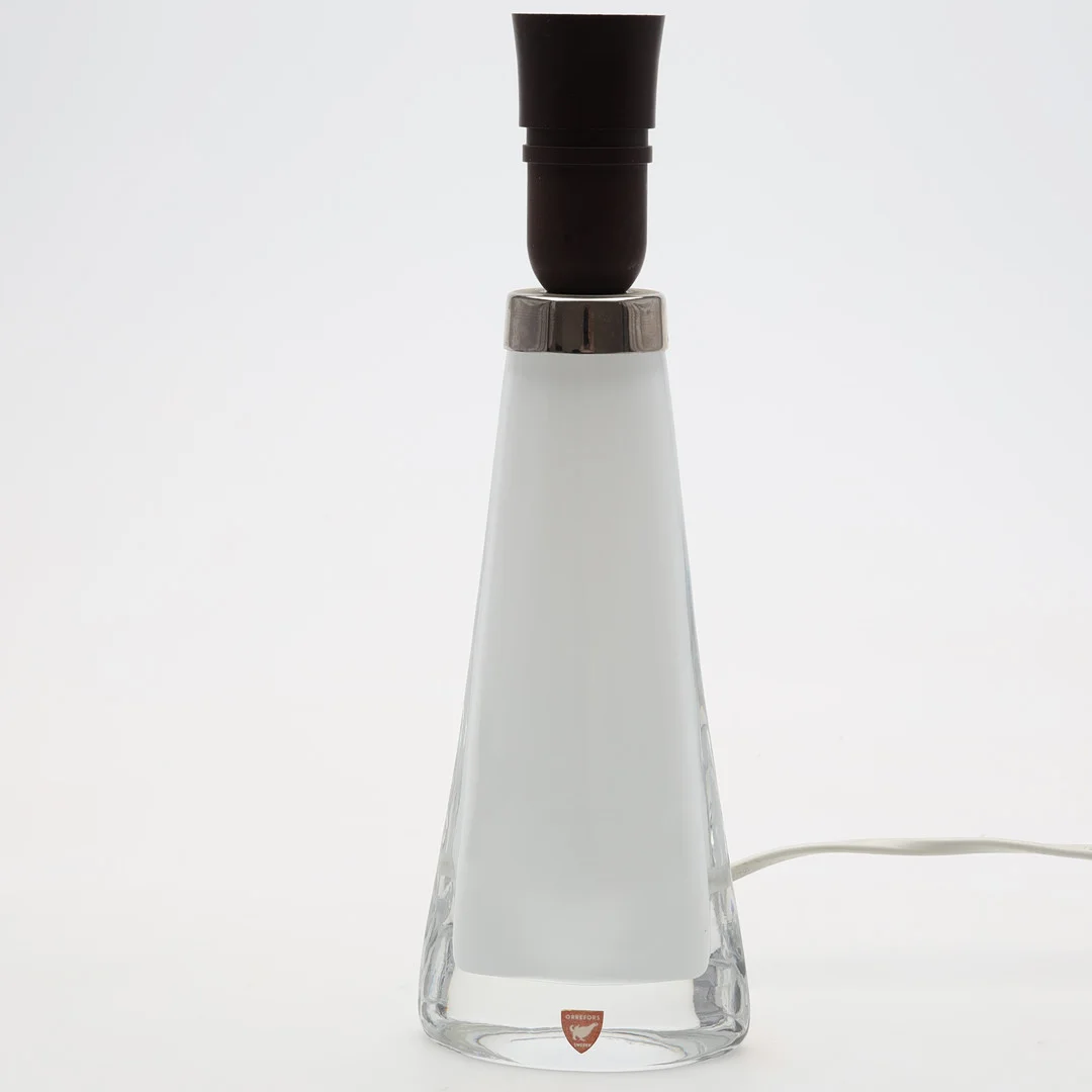 BORDSLAMPA glas Orrefors. — Table Lamps — Höörs Auktionshall