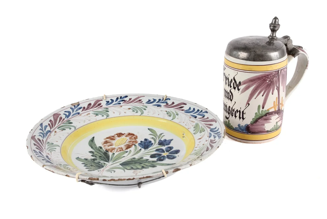 Kellinghusen dish and mug with lid (2) — Glass, porcelain and ceramics/Vases, bowls, dishes — Lauritz
