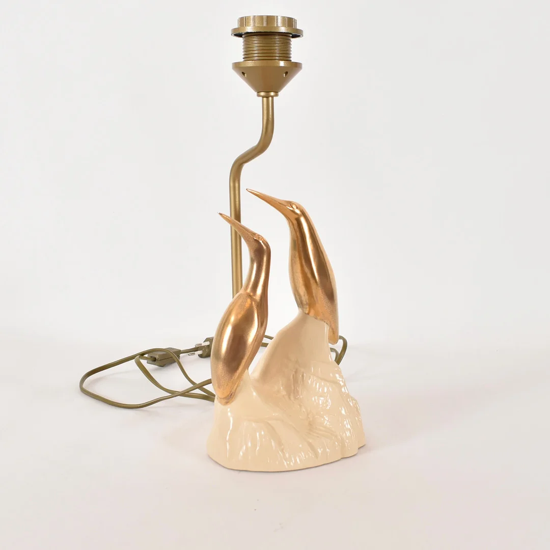 BORDSLAMPA, konstmassa, Le Dauphin, Frankrike 1900-talets senare del. — Table Lamps — Halmstads Auktionskammare
