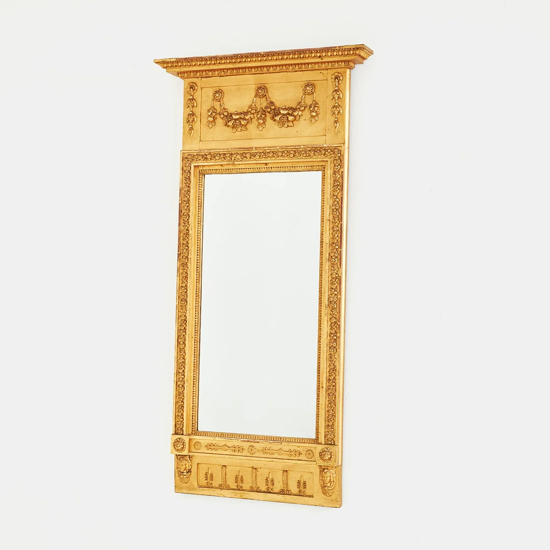 SPEGEL, gustaviansk stil, bronserad, dekor i pastellage, 18/1900-tal. — Mirrors — Stockholms Auktionsverk Sickla