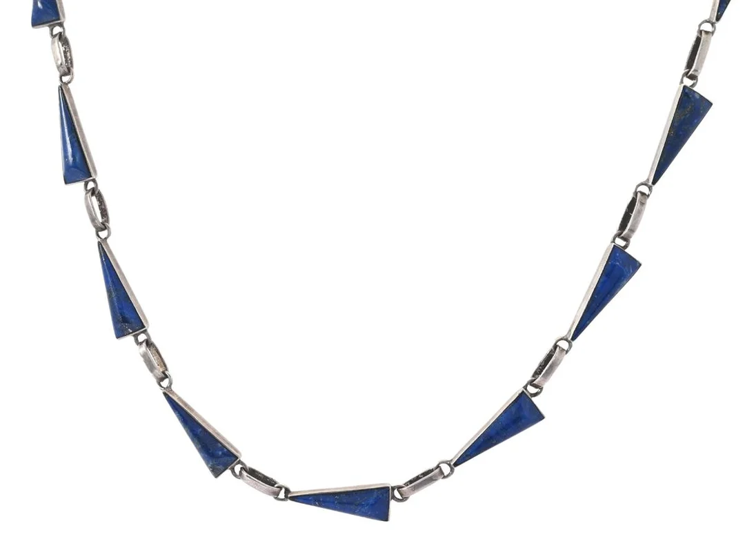 COLLIER, sterlingsilver, lapis lazuli, längd 42 cm, vikt ca 11,9 g. — Smycken/Collier — Kaplans