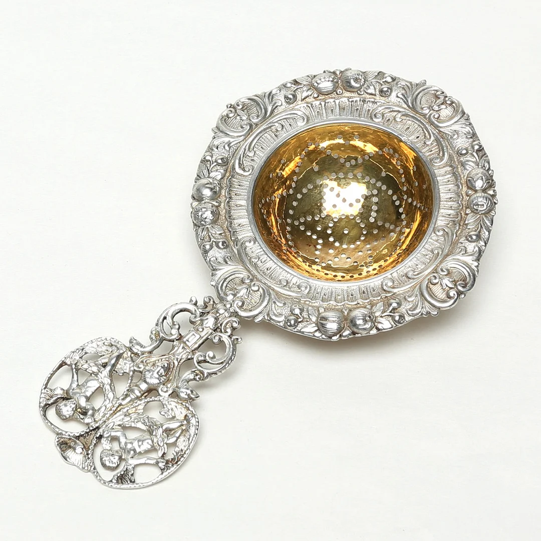 STRÖSOCKERSKED, silver, delvis förgylld. — Silver — Kalmar Auktionsverk
