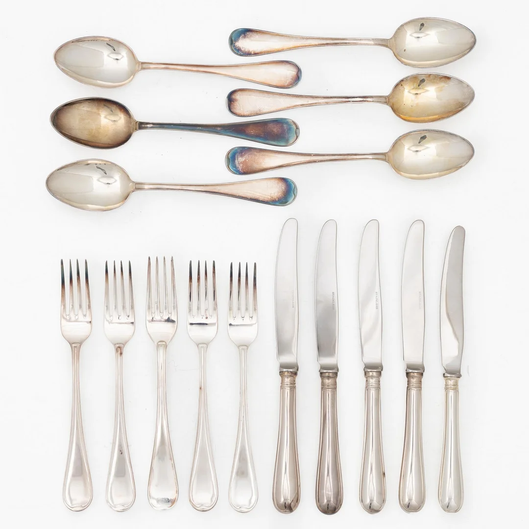 Bestick, 16 delar, silver, modell Svensk, bland annat GAB, Eskilstuna, 1987-94. — Silver/Bestick — Bukowskis