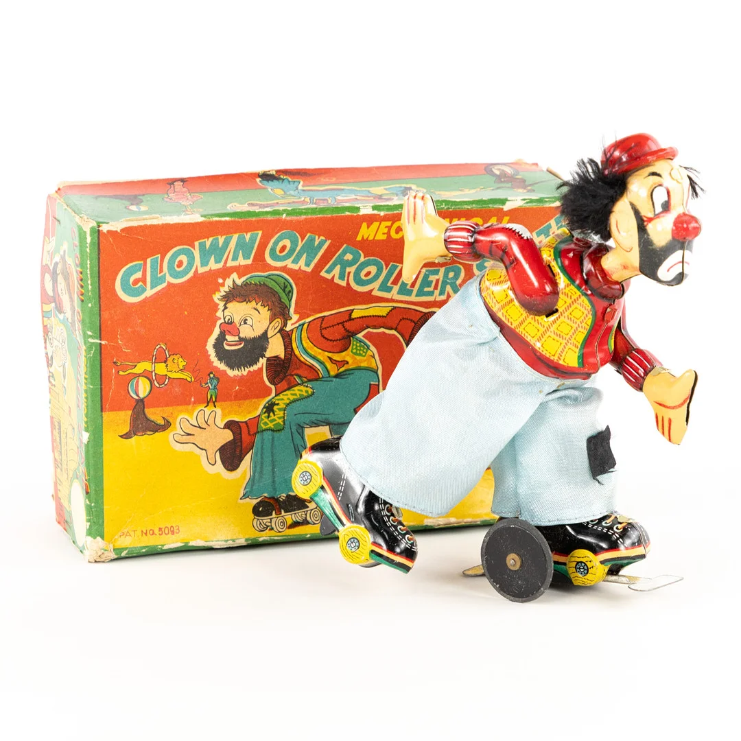 MEKANISK LEKSAK. "Mechanical Clown on Roller Skate", TPS, ca 1950-tal, Japan. — Toys — Karljohan Auktioner