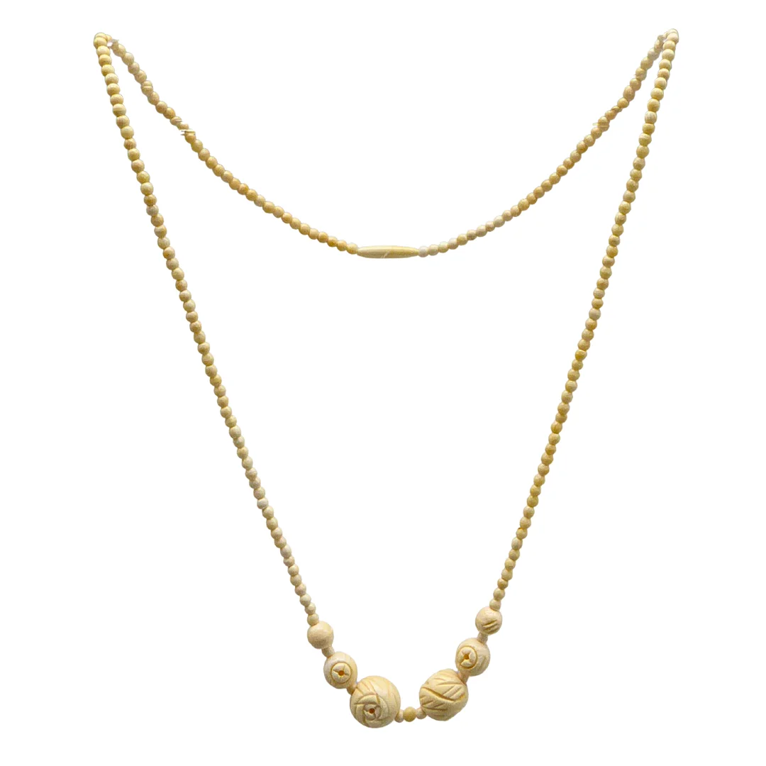 HALSKETTE AUS KNOCHEN. — Necklace — Auktionshaus Stuber's Hammerschlag