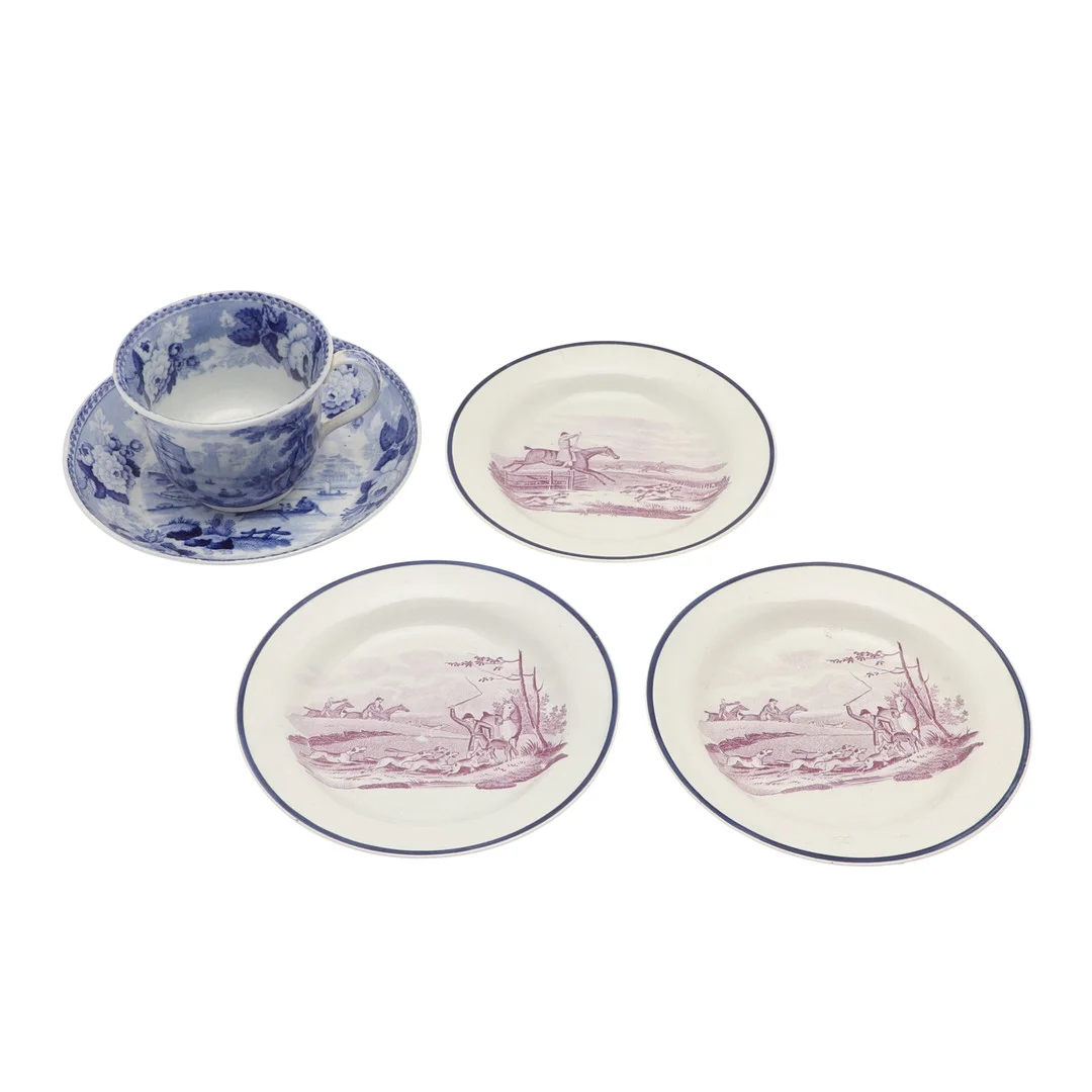 A SET OF THREE EARLY NINETEENTH CENTURY WEDGWOOD PEARLWARE NURSERY PLATES. — European — Lawrences Auctioneers