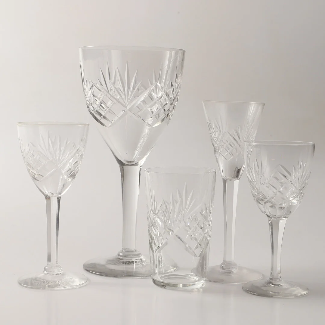 FRITZ KALLENBERG. Glasservis, 40 delar, "Helga", Kosta Boda. — Utility glass — Helsingborgs Auktionskammare