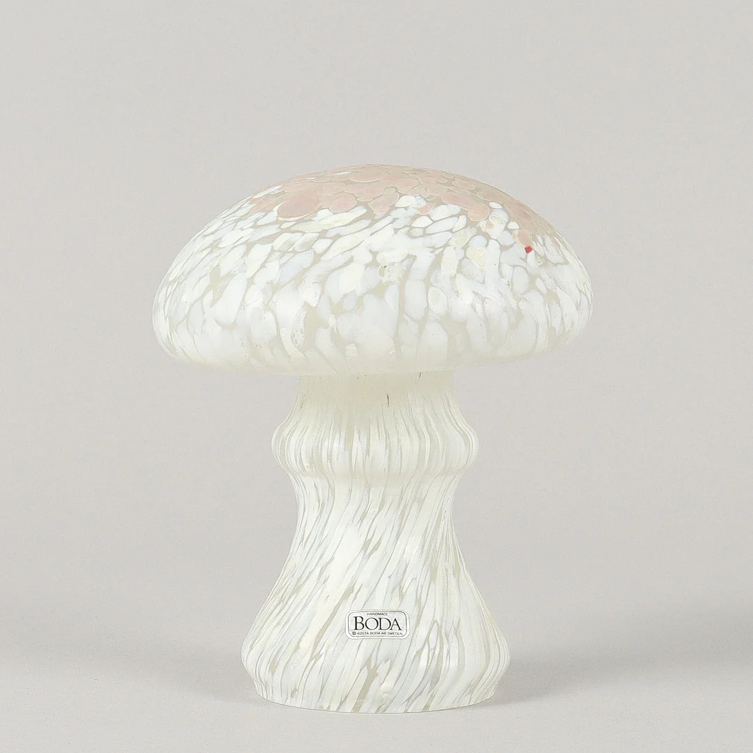 MONICA BACKSTRÖM. Svamp konstglas, Kosta Boda. — Art glass — Karlstad Hammarö Auktionsverk
