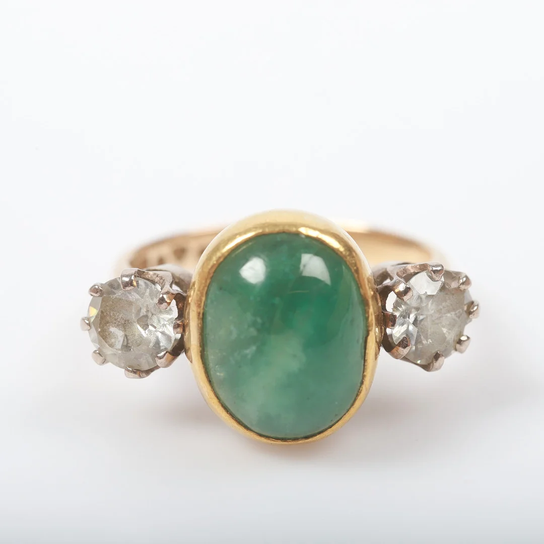 RING, 18 K guld med slipade stenar, J A Persson, Stockholm, 1948. — Rings — Helsingborgs Auktionskammare