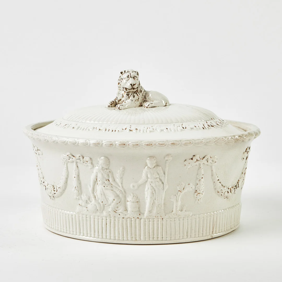 PASTEJTERRIN, Rörstrand, 1800-talets början, stämpelmärkt Rörstrand i godset, flintgods. — European — Stockholms Auktionsverk Magasin 5