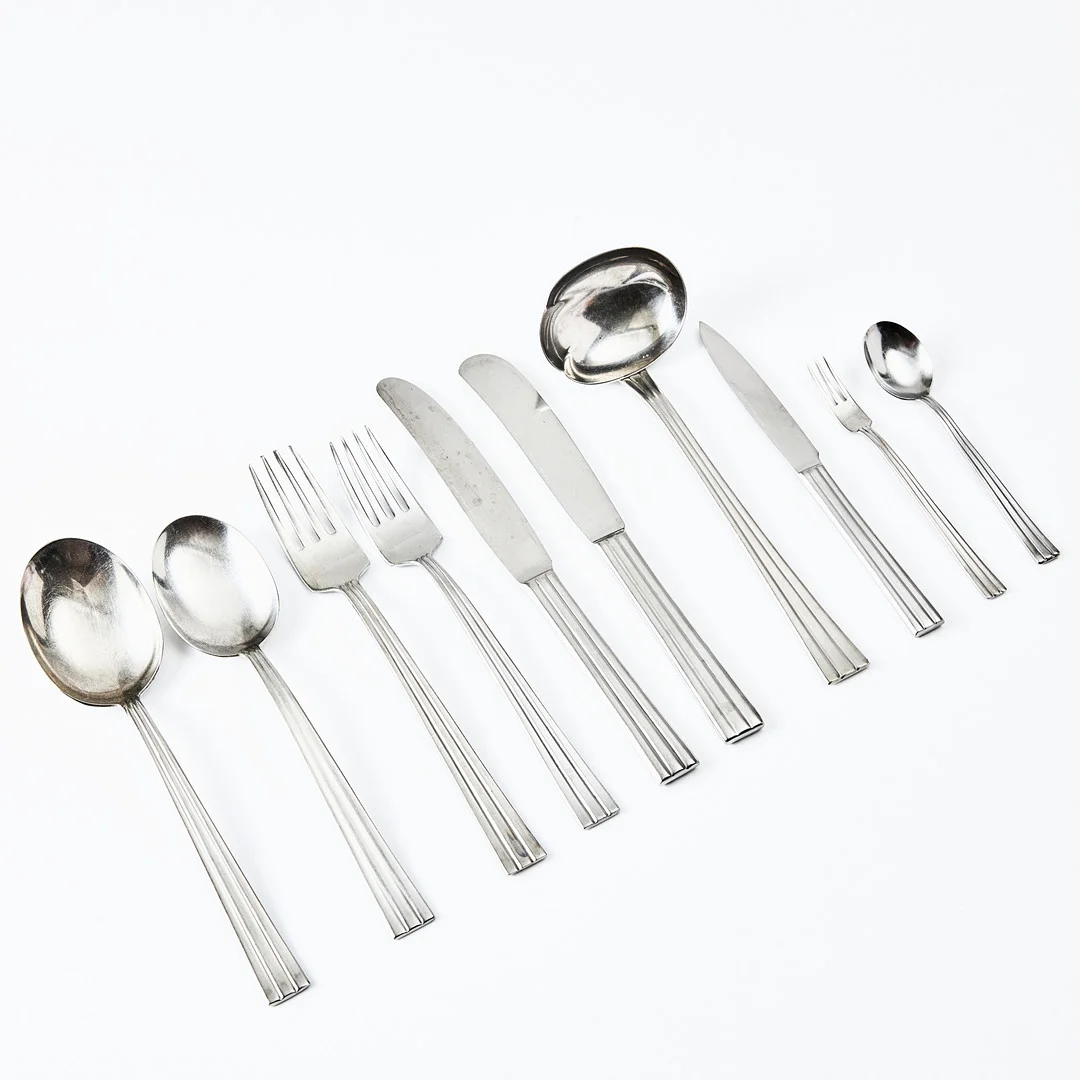 FOLKE ARSTRÖM. "Thebe" bestickservis, 91 delar, rostfritt, Gense. — Other metals — Stockholms Auktionsverk Magasin 5