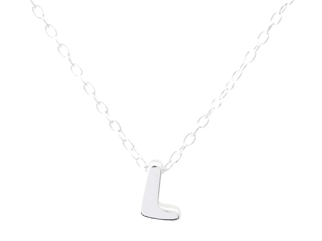 HÄNGE MED KEDJA, sterlingsilver, bokstaven "L", längd 45 cm, vikt ca 1,1 g. — Smycken/Hänge med kedja — Kaplans