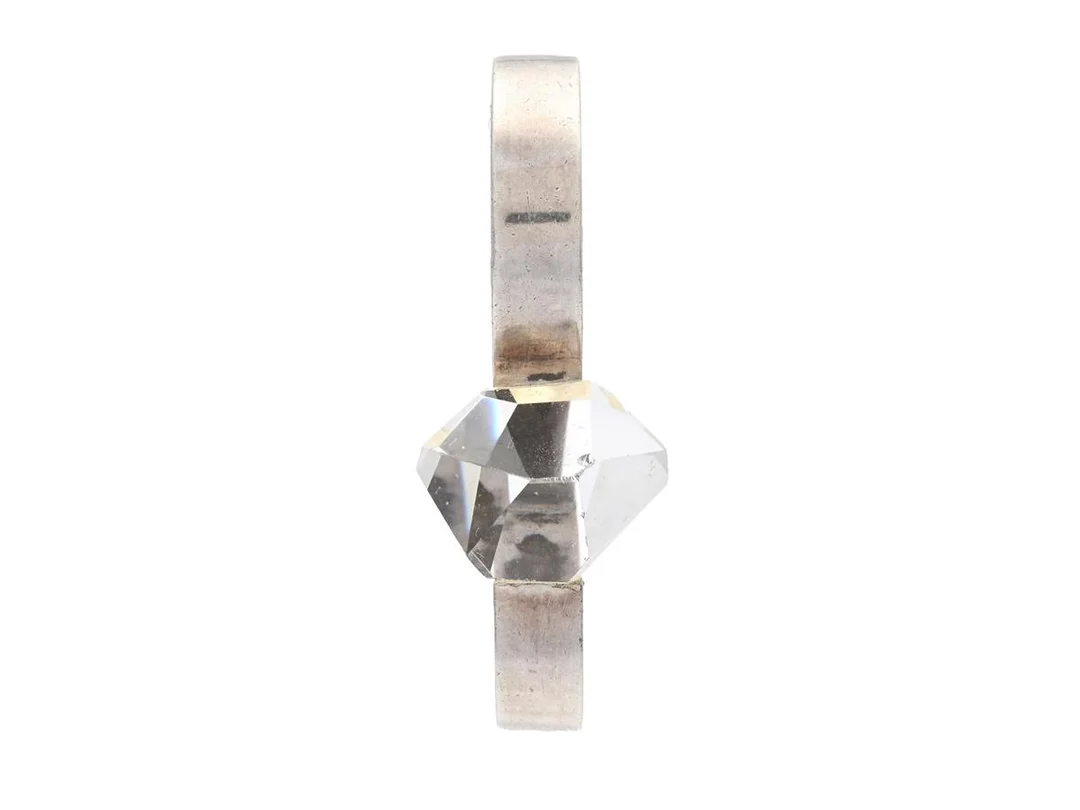 REY URBAN, ring, silver, bergkristall, Stockholm 1973, stl vikt 16,0 g, signerad, litet nagg på bergkristallen. (d) — Smycken/Ring — Kaplans