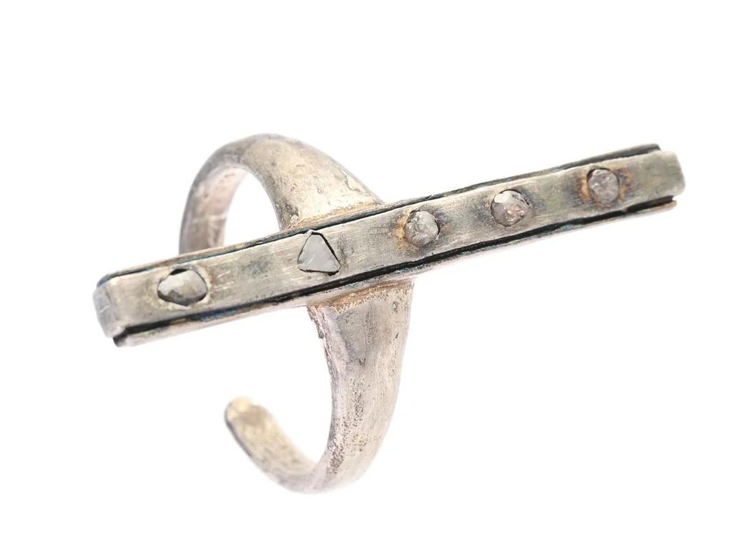 BJØRG, ring, sterlingsilver, rosenslipade diamanter, stl 18 mm, vikt 6,6 g. — Smycken/Ring — Kaplans